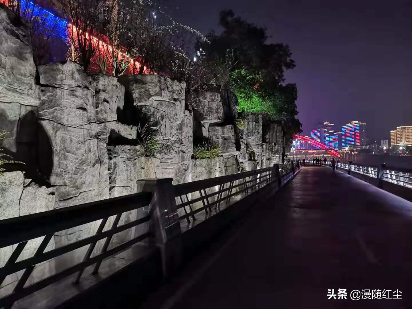 生命是脆弱的感悟句子（惋惜生命短暂脆弱的诗句）