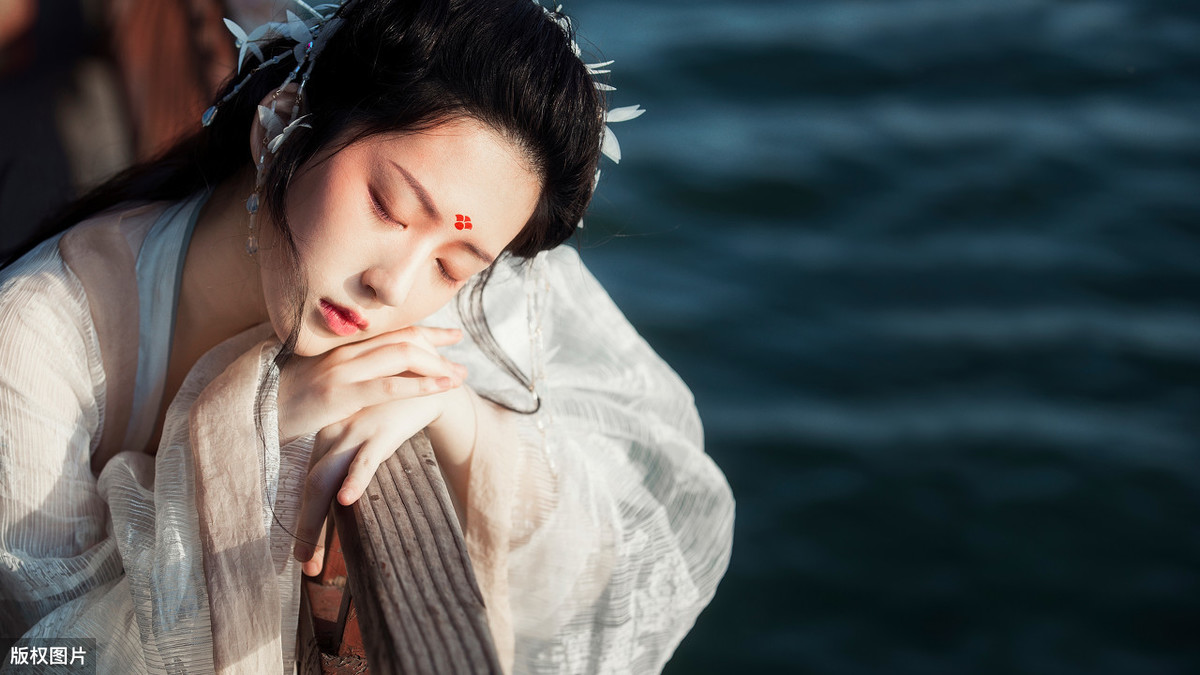 诗经描写女孩子漂亮的句子（诗经赞美女子的经典语录）