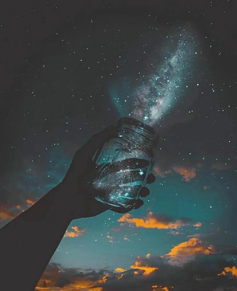 发朋友圈形容大海的美丽的句子（形容海水很蓝很美的句子段落）