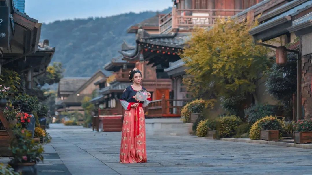 形容江南美景的句子（赞美江南美景的诗）