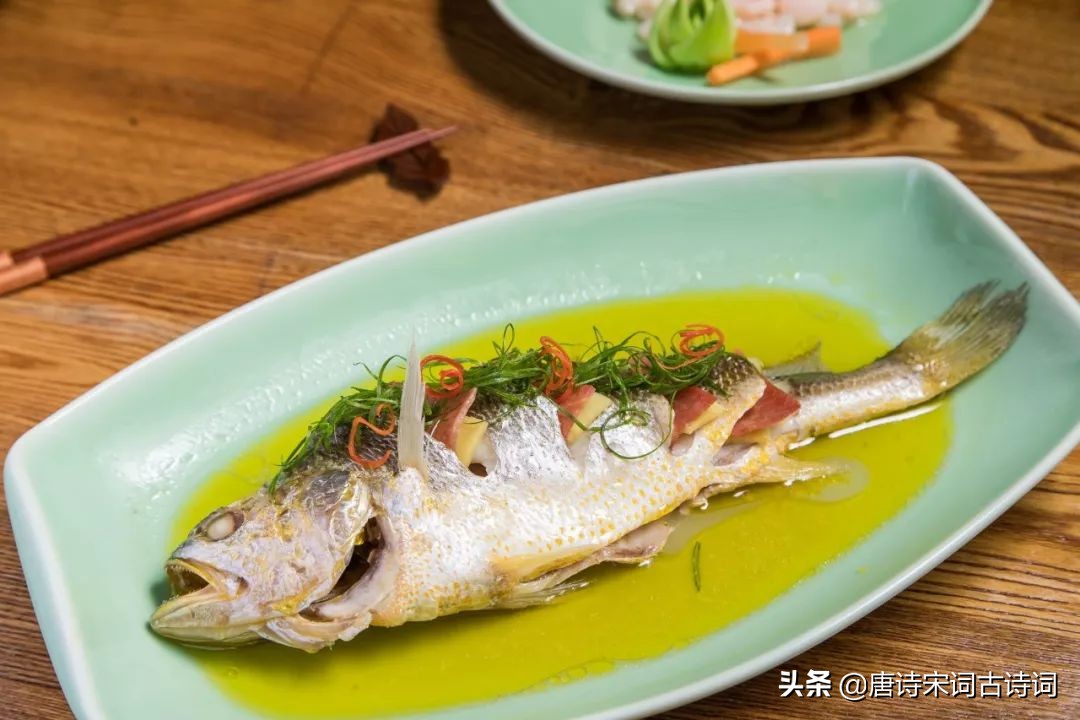 形容美食的句子有哪些(摘抄这70条唯美美食句）