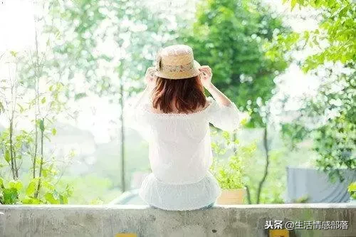 难过时安慰自己的句子（说不出的压抑和心累）