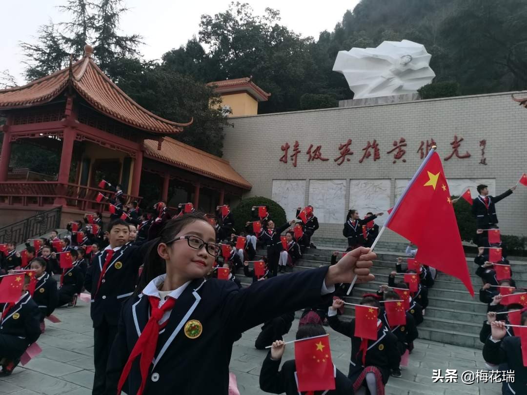 爱祖国的诗歌儿童朗诵（感恩伟大祖国的儿童朗诵）