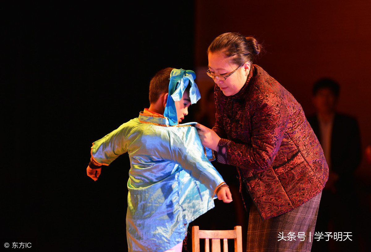 游子吟古诗带拼音注解（拼音版游子吟赏析及翻译）
