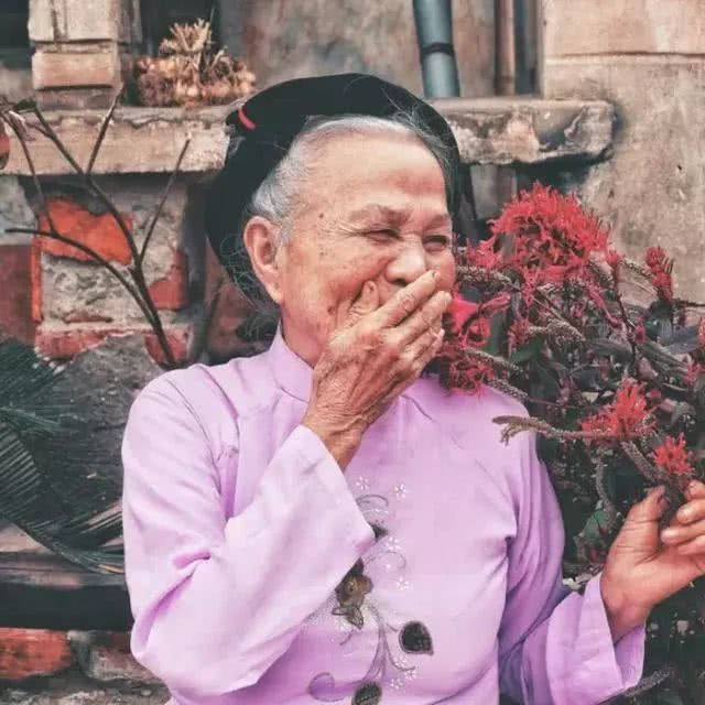 余光中的诗歌有哪些（精选这5首著名诗歌）