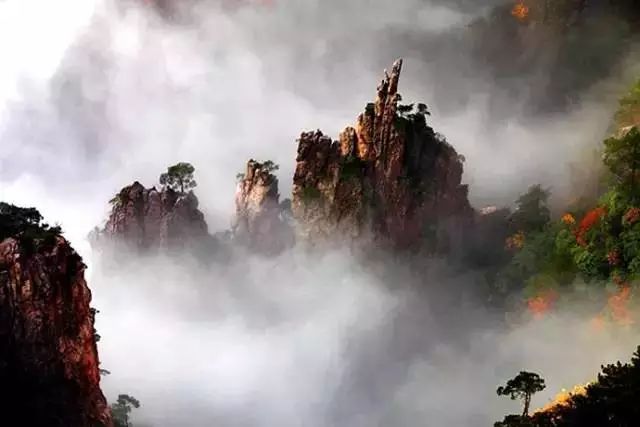 形容黄山美景的句子（用一句话赞美黄山美景）