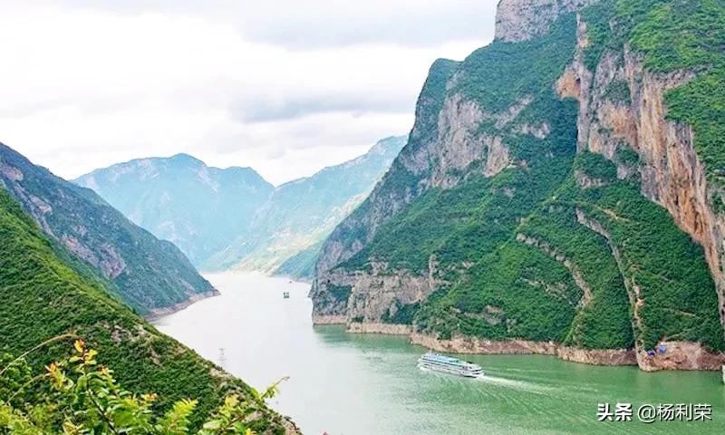 关于三峡的诗句古诗（赞美三峡的优美句子）