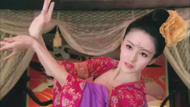 形容女子美貌的诗句（赞美女子貌美有气质的诗句）