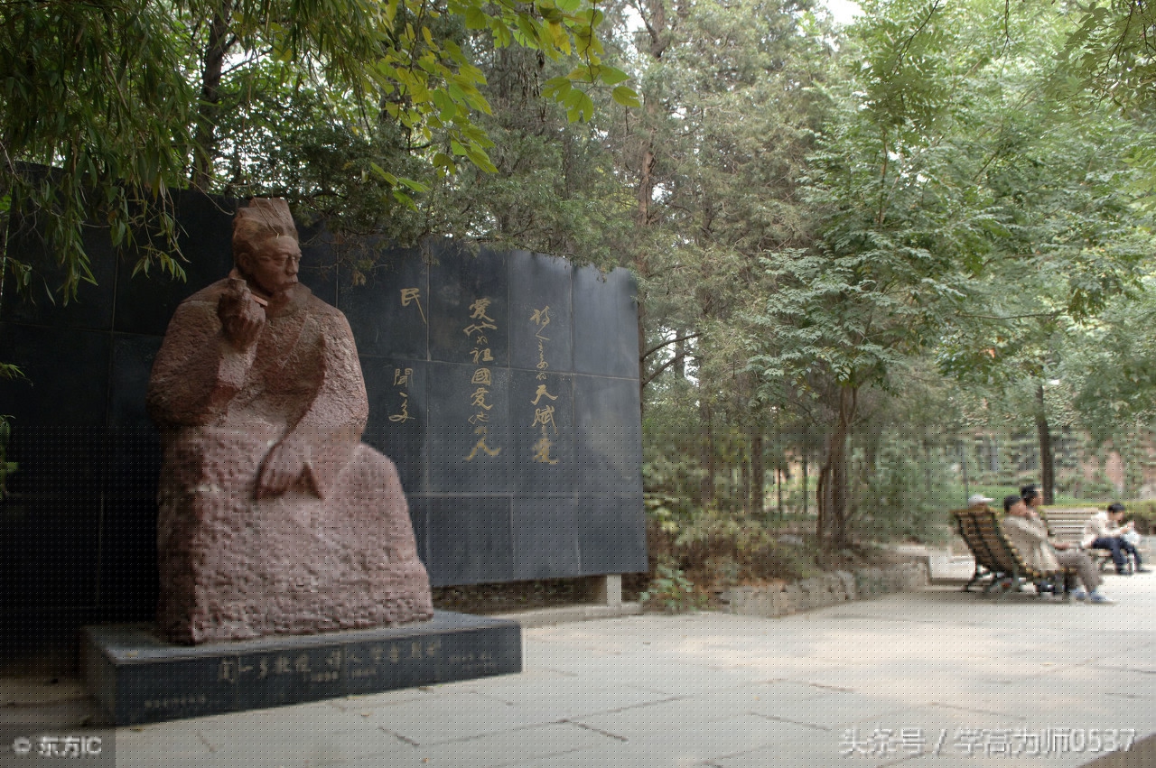 劝学作者是谁（劝学作者简介和分析）