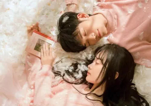 想老婆的甜言蜜语句子（送给老婆的甜蜜情话大全）