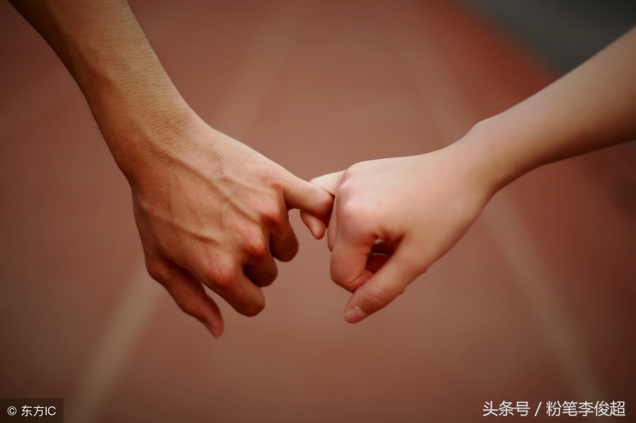 关于爱情的英语文章大全（表达关爱的英语作文）
