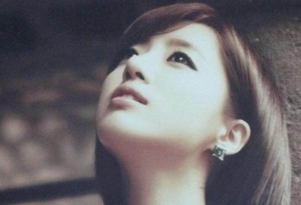 形容女孩漂亮有气质的句子（夸赞女人最经典的句子）