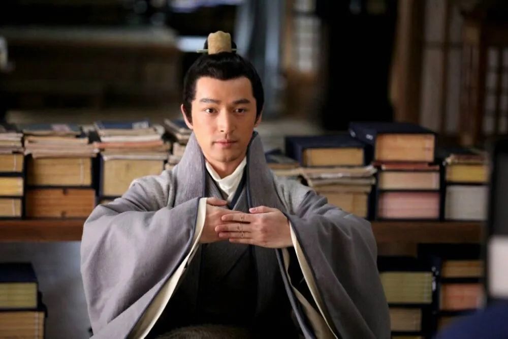 赞美男人的句子带幽默（幽默夸男人的俏皮话及唯美诗句）