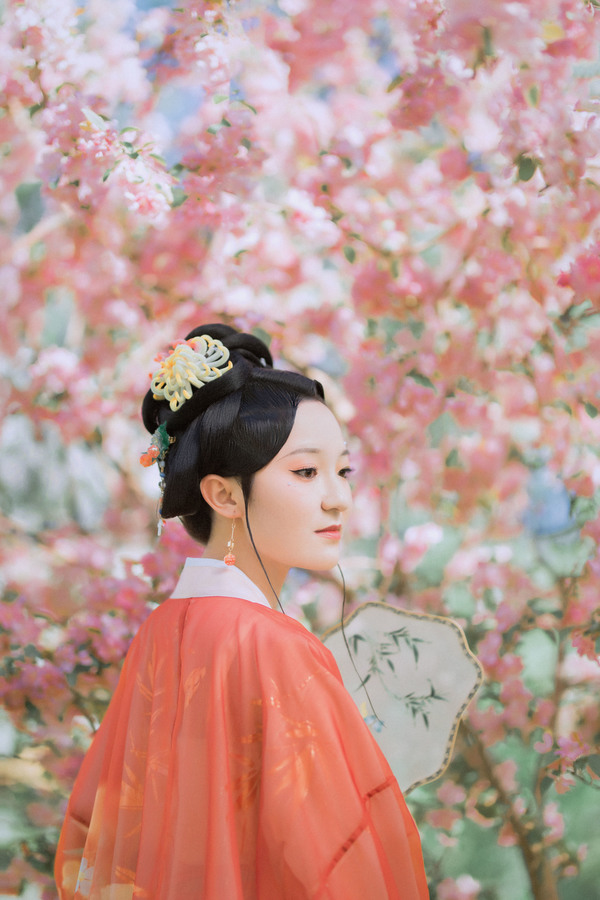 远离喧嚣回归自然的精美句子（归隐山林唯美古风句子）