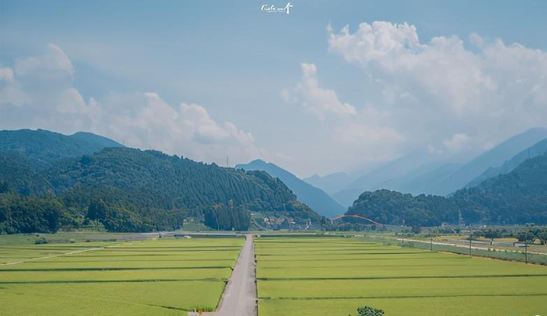 与朋友旅行简短文艺句子（和好友游玩的心情美句）