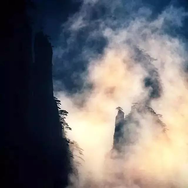 形容黄山美景的句子（用一句话赞美黄山美景）