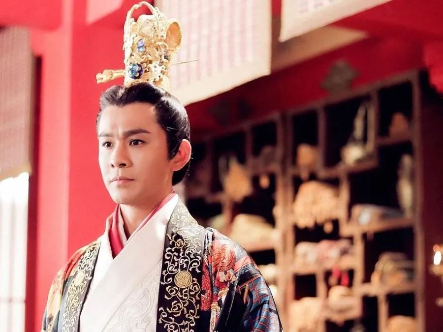 赞美男人的句子带幽默（幽默夸男人的俏皮话及唯美诗句）