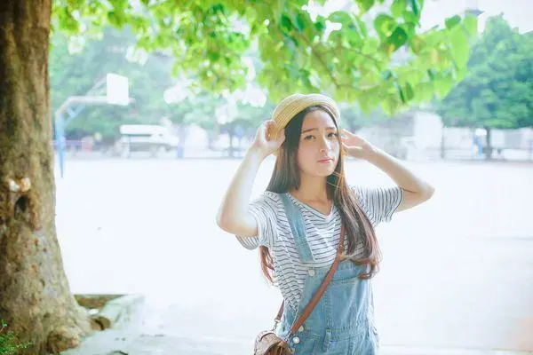 感觉很压抑看不到希望的句子（未来茫然伤感的心情说说）