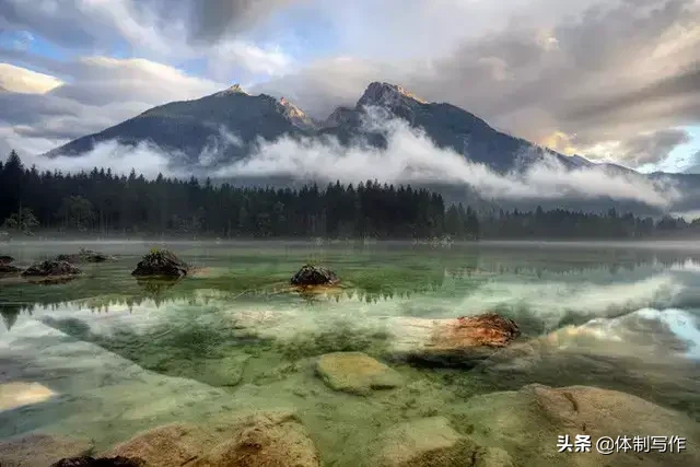 大专生自我鉴定100字（个人档案里的自我鉴定）