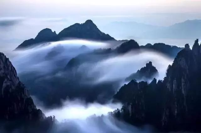 形容黄山美景的句子（用一句话赞美黄山美景）