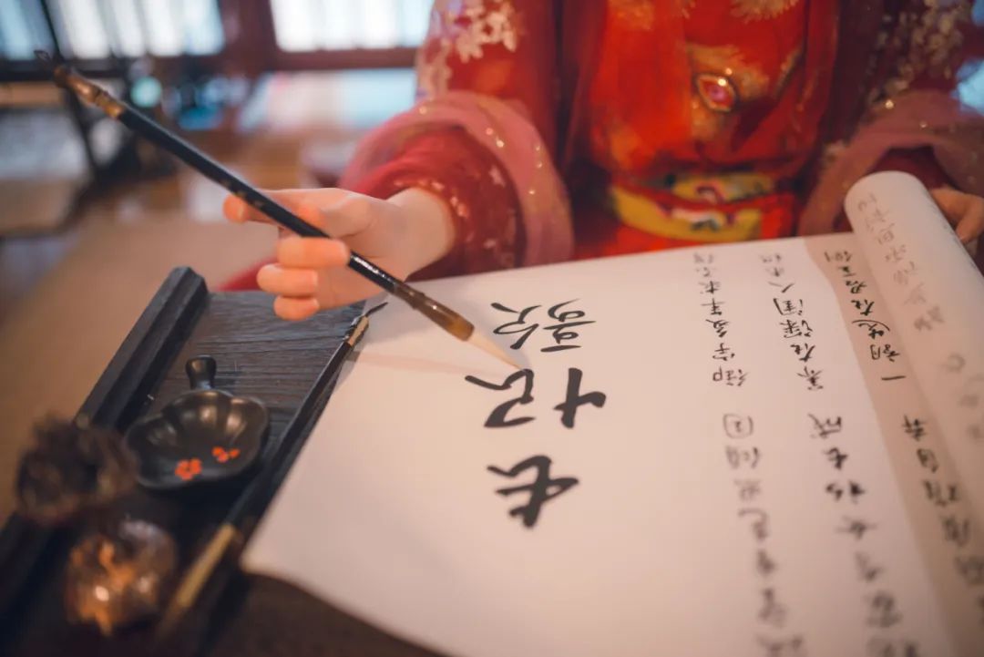 有意境的古诗词爱情（描写忠贞爱情的诗句古诗词）