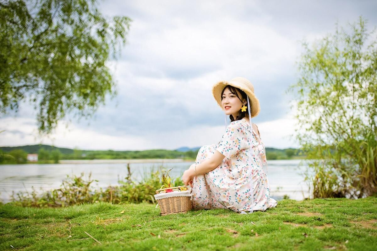 形容笑容很阳光的句子（形容笑容很灿烂的句子分享）