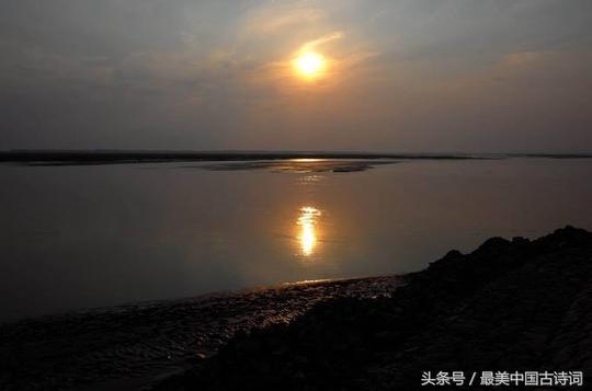 有关母亲河的诗歌和文章（赞美母亲河的诗歌散文）