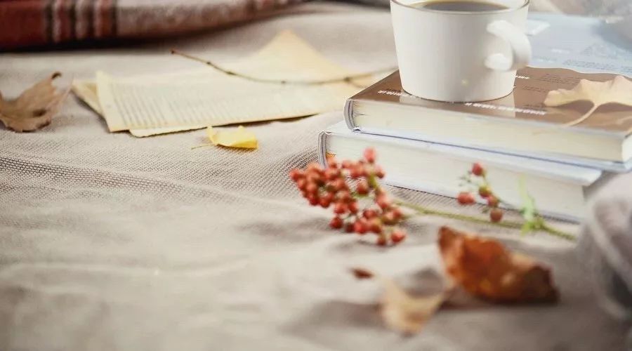 适合朗诵的国学经典诗歌（国学经典散文朗诵稿）