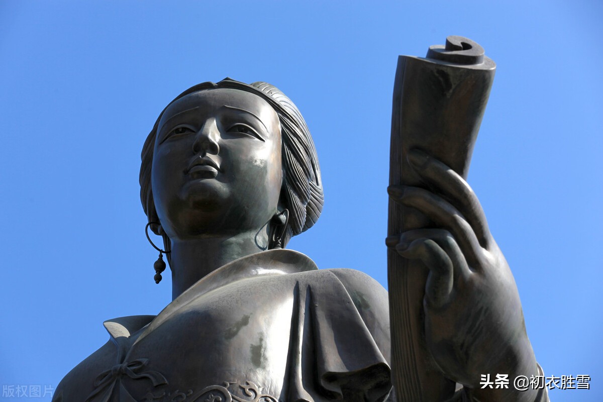 三八妇女节诗句简短（三八节的经典祝福语）