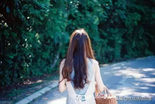 心事无人懂你的短句（形容有心事无人诉说的说说）