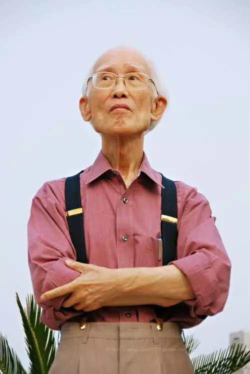 乡愁余光中原文全解（乡愁余光中全文欣赏）
