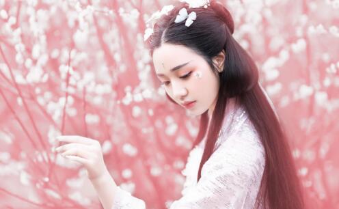 对初恋念念不忘的句子（初恋语录经典短句唯美）