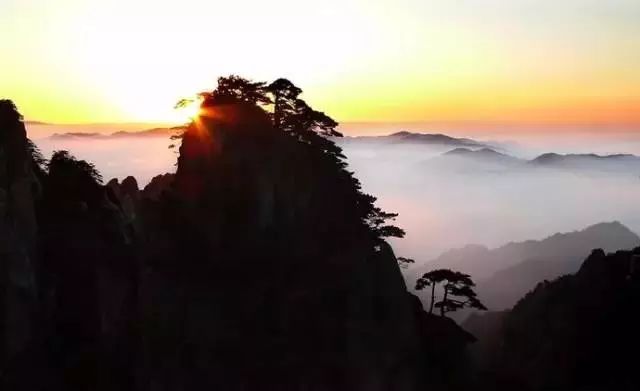 形容黄山美景的句子（用一句话赞美黄山美景）