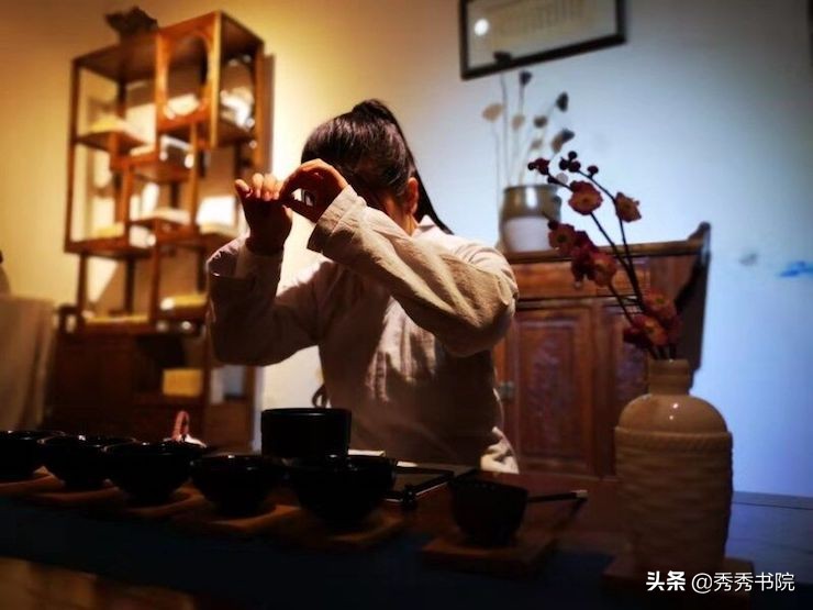 归园田居种豆南山下赏析（归园田居的内容）