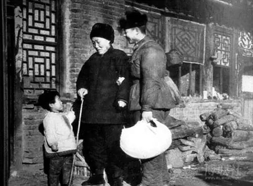 红色经典诗歌朗诵大全（适合朗诵的红色诗歌）