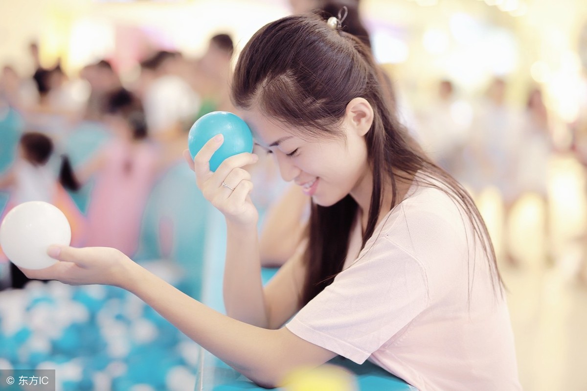 离婚的女人伤感说说心情短语（离婚后的经典心情句子）