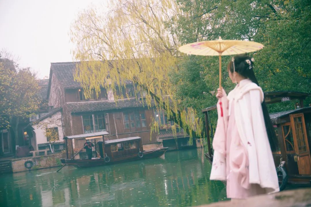 有关爱情的诗句浪漫的古诗（唯美爱情的古诗词）