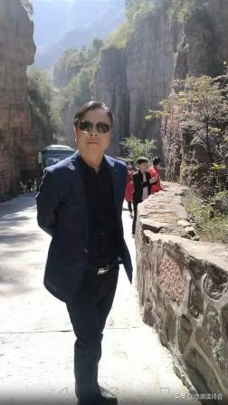 关于迎新年诗歌（庆元旦迎新年美篇 ）