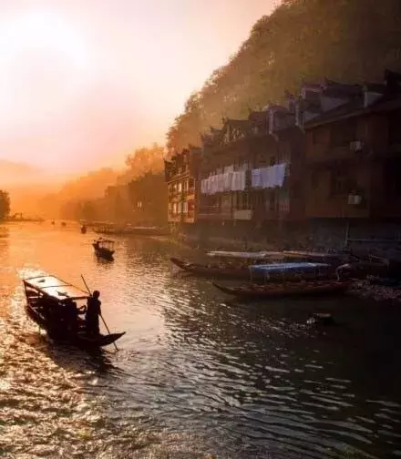 浓浓的乡情诗歌有哪些（抒发乡情的现代诗歌分享）