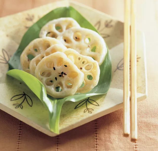 藕与莼菜主要内容（藕与莼菜好句赏析）