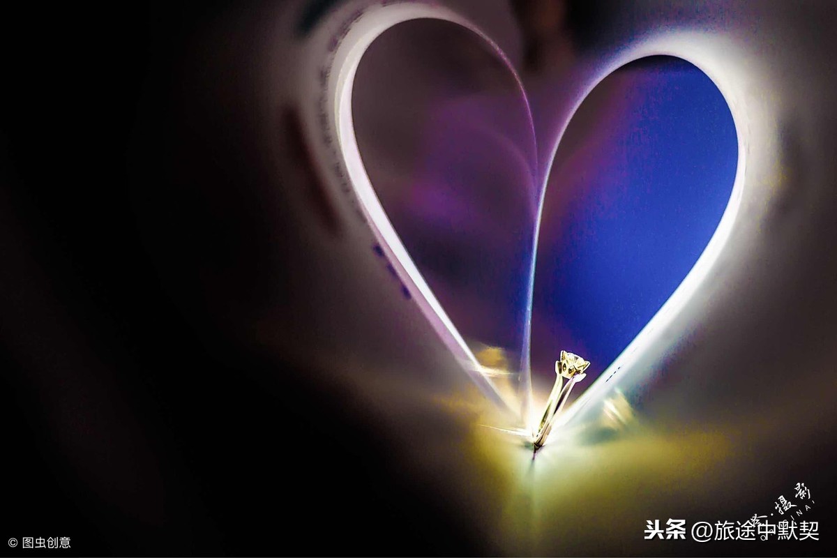 描写眼神温柔的句子段落（8条关于眼眸唯美短句）