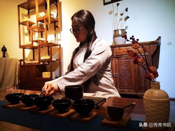 归园田居种豆南山下赏析（归园田居的内容）