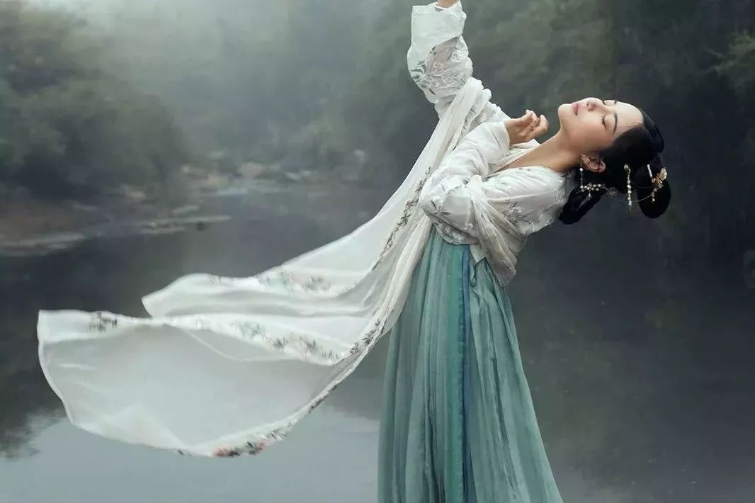 形容两个人相遇有缘的句子（相遇有缘的唯美短句）