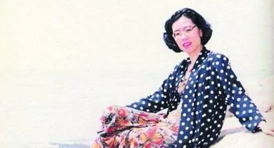爱国诗句现代诗短篇（爱国情怀的诗歌短篇）