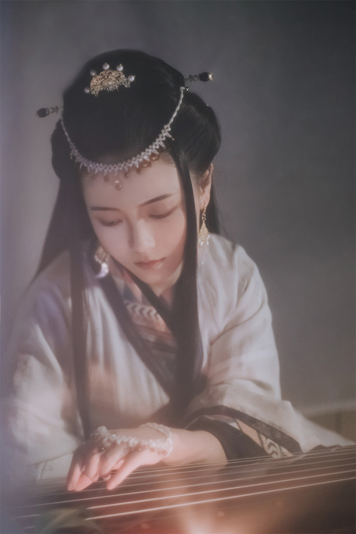 对往事美好回忆的诗句（形容往事不可追忆的句子）