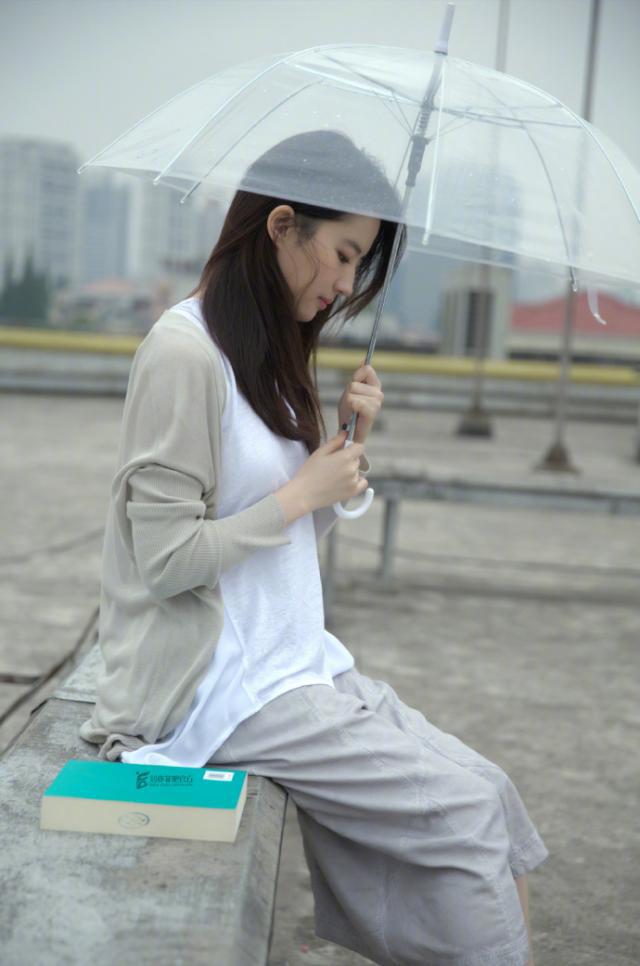 发朋友圈心累的句子（送给疲惫自己的句子）
