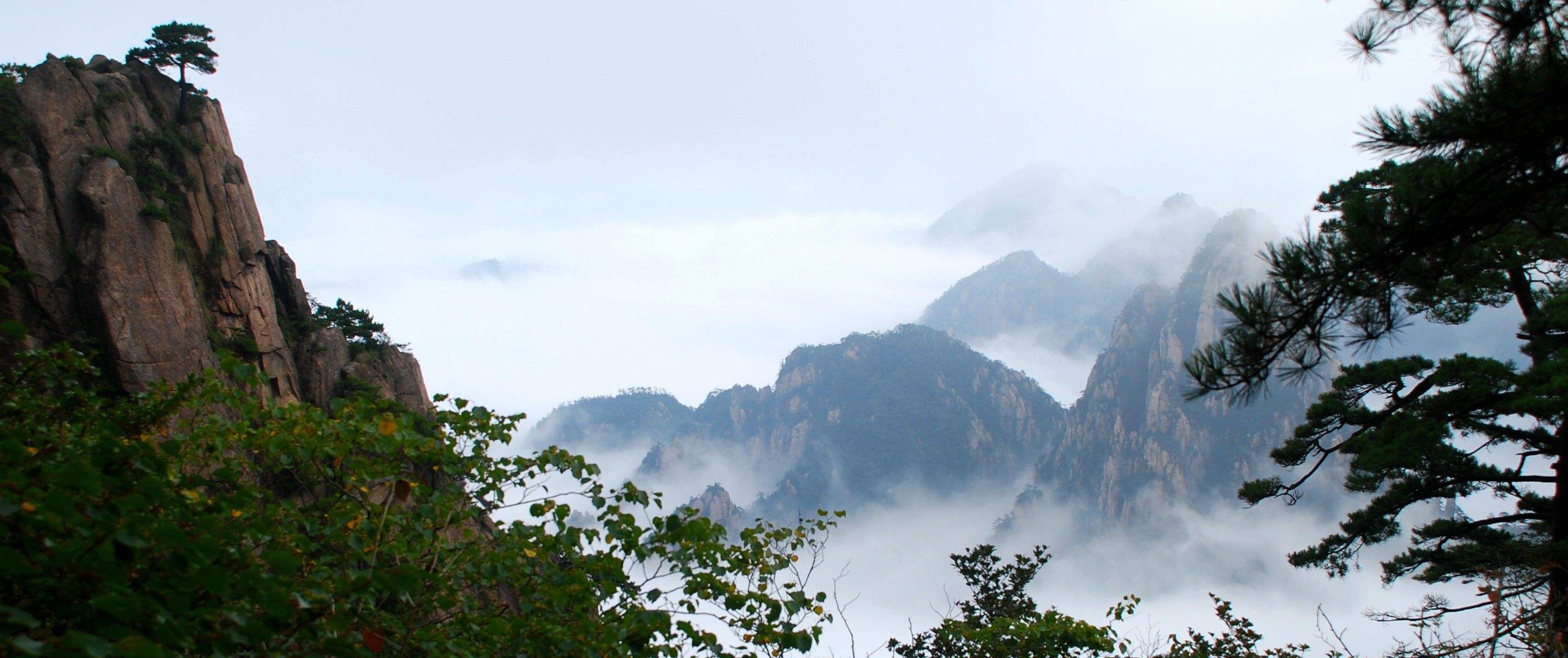描写黄山的诗句古诗（用一句话赞美黄山美景）