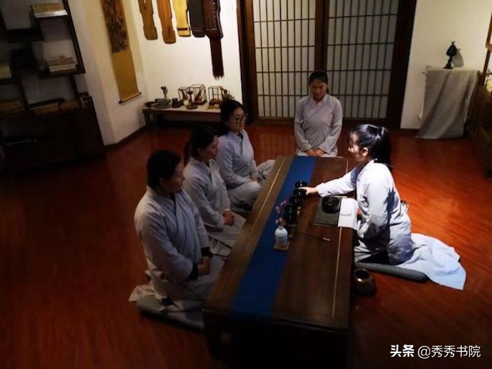 归园田居种豆南山下赏析（归园田居的内容）