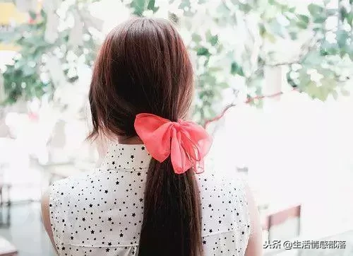 心事无人懂你的短句（形容有心事无人诉说的说说）