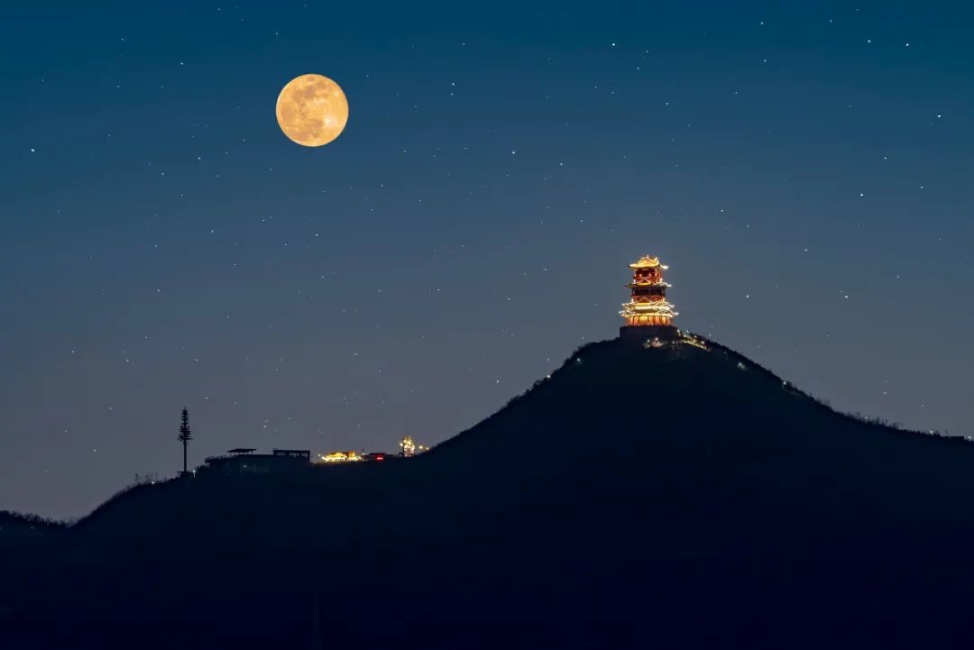 关于月亮的古诗有哪些（关于月亮的浪漫句子）